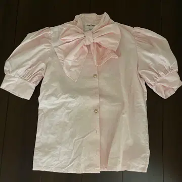 treaturself 리본 포함 핑크 반팔 셔츠