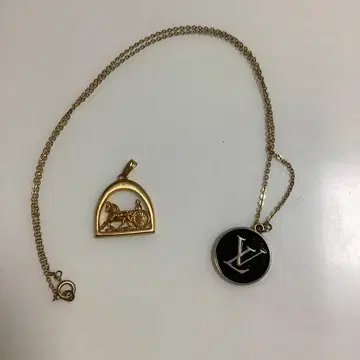 마차 모티브 목걸이 LV 로고 포함 빈티지 제품