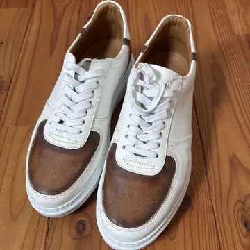 Wii Lounge 화이트/브라운 스니커즈