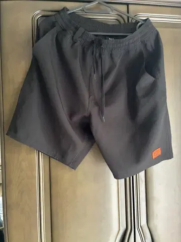 RVCA 블랙 숏팬츠 허리밴딩
