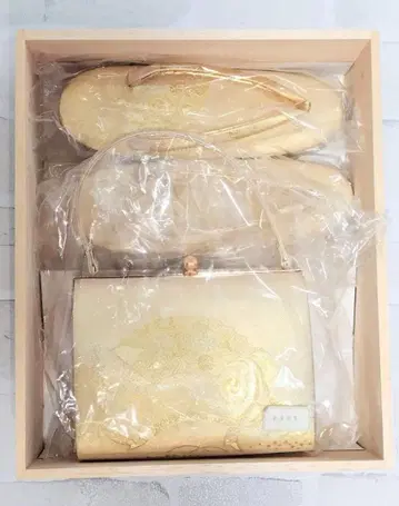 [ 새상품급 ] 기모노 가방 조리 세트 골드