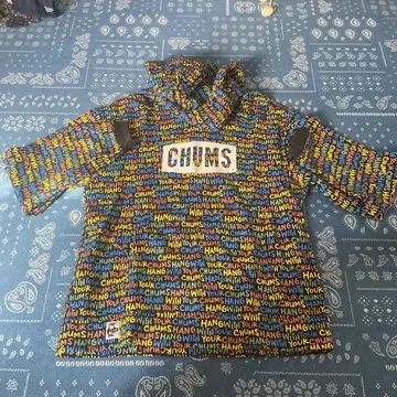 CHUMS 컬러풀 후드 부착 후드티