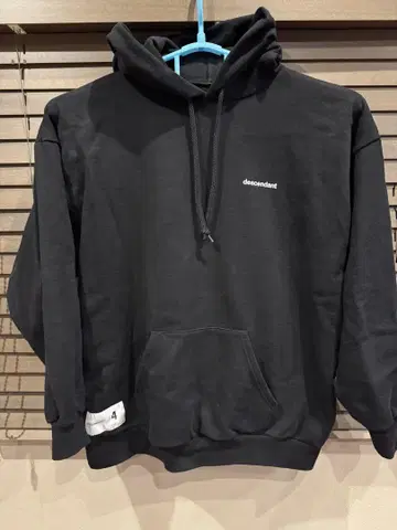 디센던트 블랙 후드티 사이즈 4