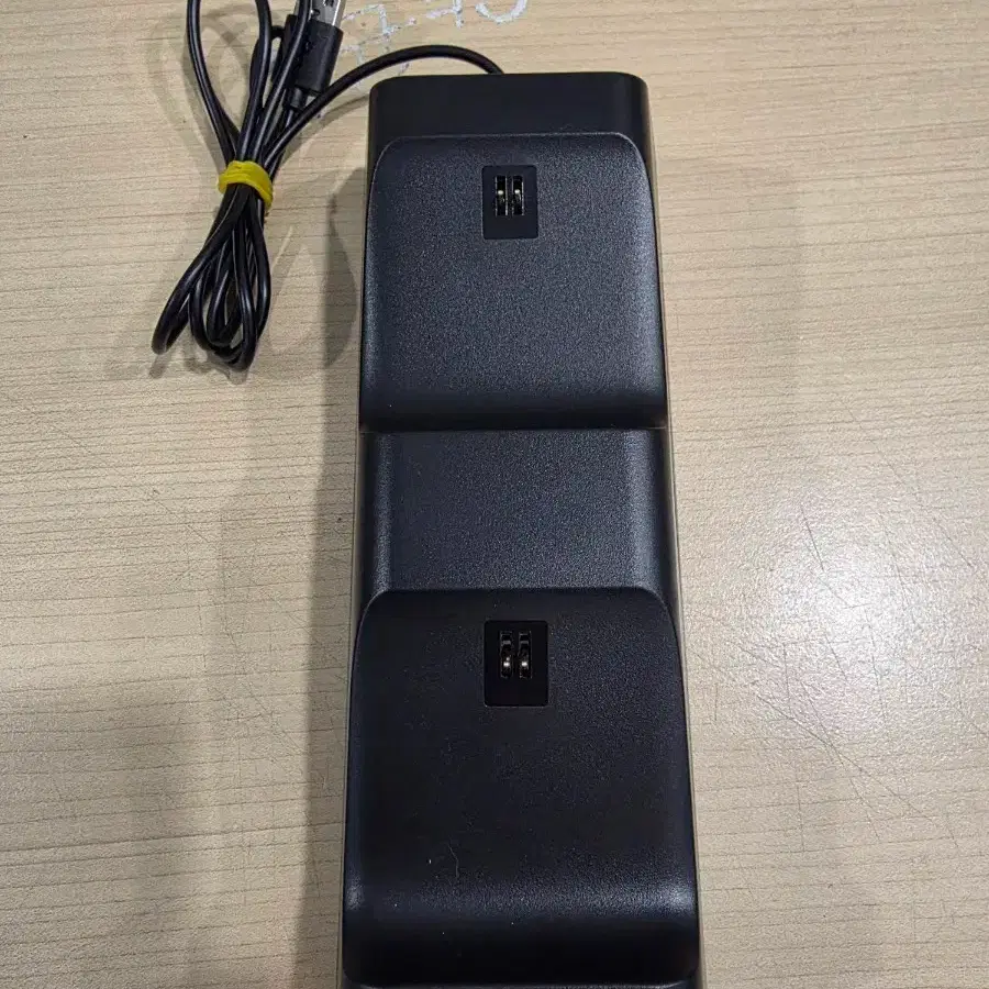 Joytron Dual Charging Stand on Bunjang Global Site.