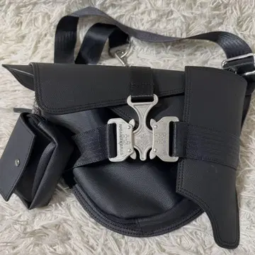 이우가마카라스 트리플 커버드 숄더백 버클