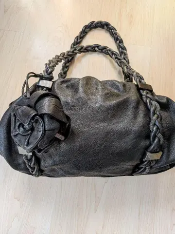 botkier 꽃 미니 파우치 포함 백