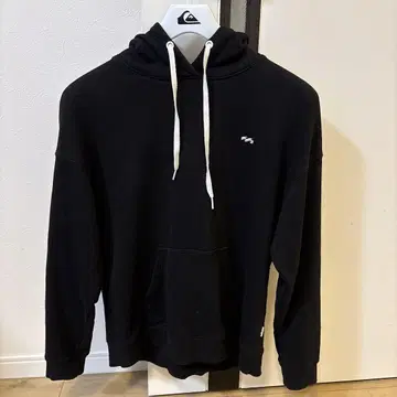 BILLABONG 블랙 후드티 후드 부착 M