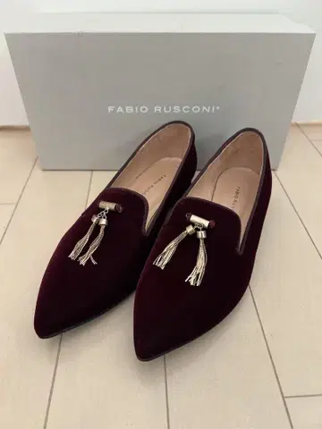 파비오 루스코니 벨벳 보르도 펌프스 태슬