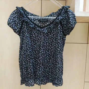 질스튜어트 상의