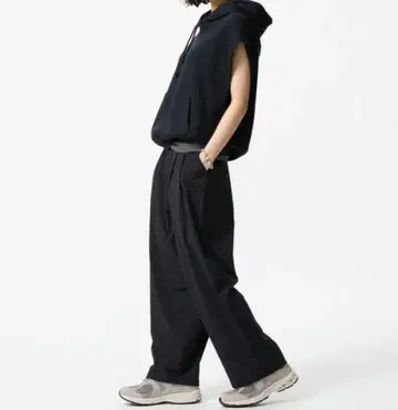 UNIQLO 울트라 스트레치 액티브 와이드 팬츠 M 블랙 숏 기장