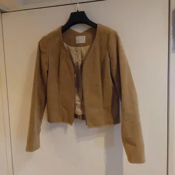 MIIA 베이지 노카라 자켓 크롭 기장
