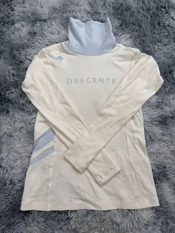 DESCENTE 터틀넥 스웨터 S