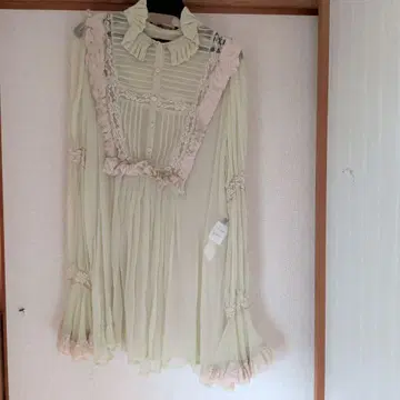 로베르토 카발리 연한 녹색 프릴 레이스 긴팔 블라우스