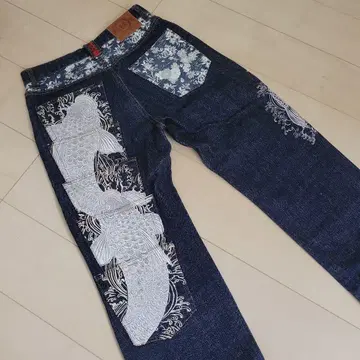 카라쿠리타마시 잉어 자수 다크 블루 데님 팬츠