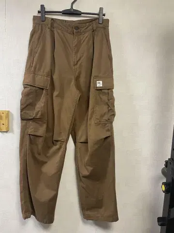 ZARA 브라운 카고 팬츠 사이드 포켓 포함