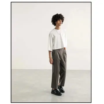 [ O0u ] 미사용 새상품 STRAIGHT CUT PANTS
