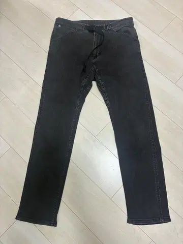 [ 중고 ] 그라미치 x URBAN RESEARCH DOORS 블랙 데님