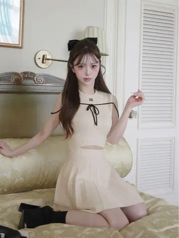 다리치 허리 오픈 스트링 니트 미니 원피스
