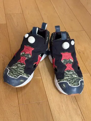 리복 인스타펌프 퓨리 카모 패턴 스니커즈