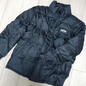 중고품 알파 인더스트리즈 다운 자켓 블랙