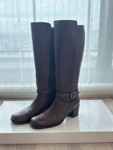 다크 브라운 롱 부츠 수납 케이스 포함