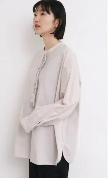 [새상품급] 아틀리에 사봉 블라우스 fig London peu pres