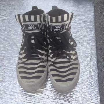 SUPRA 스트라이프 스니커즈 8.5 US