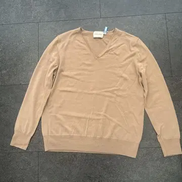 UNITED ARROWS 카멜 V넥 스웨터