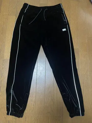 CLUB 벨벳 블랙 조거 팬츠