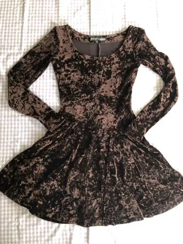 즉시 구매 새상품급 Betsey Johnson 벨벳 플레어 원피스 M