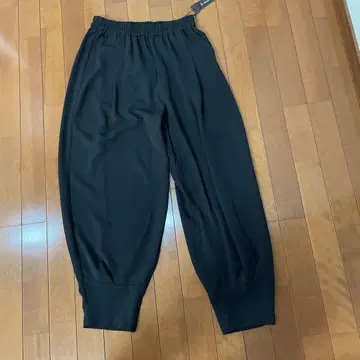 릴랙스 핏 팬츠와 상의 세트
