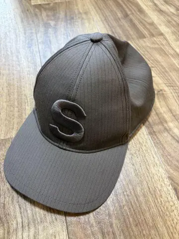 Sacai 로고 자수 브라운 캡