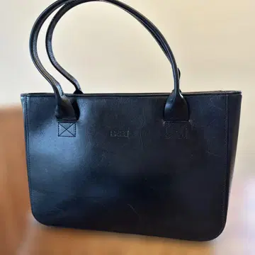 최종 가격 인하 BREE 블랙 가죽 밴딩 토트백