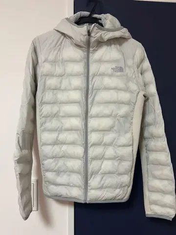 THE NORTH FACE 후드 부착 다운 자켓 M 화이트