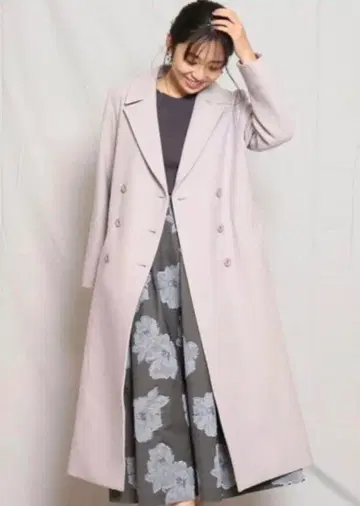 최종 가격 인하 저스길리티 라벤더색 코트