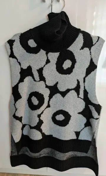 [새상품급] marimekko 우니코 니트 베스트
