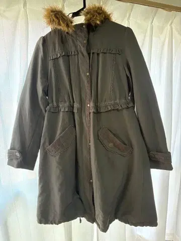 카키 퍼 후드 모즈 코트