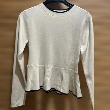 NATURAL BEAUTY BASIC 긴팔 니트 아이보리 플레어 헴
