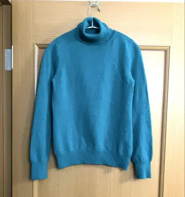 UNIQLO 유니클로 캐시미어 100% 터틀 스웨터 M 사이즈