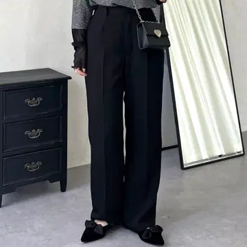 하이웨스트 슬림 스트레이트 턱 팬츠
