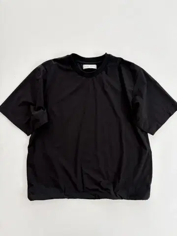 UNIVERSAL PRODUCTS. NYLON T-SHIRTS BLACK