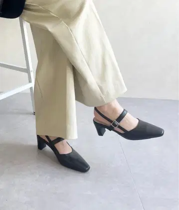 오리엔탈 트래픽 백 스트랩 펌프스 38(24cm) 41301