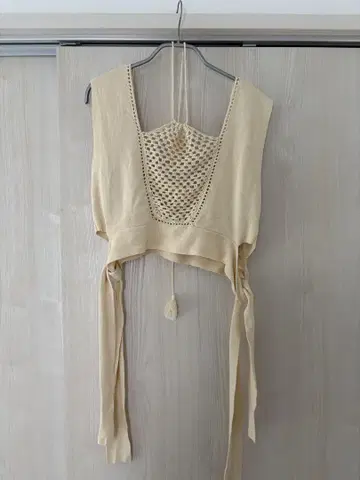 tyn.TGOR HAND croche MUSUBI vest