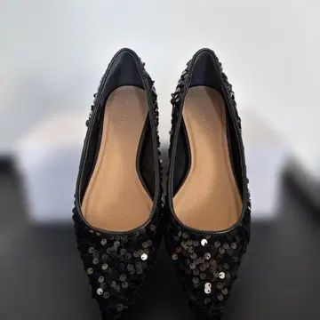 GAIANA 블랙 스팽글 플랫슈즈