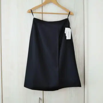 NATURAL BEAUTY BASIC 블랙 타이트 스커트 M