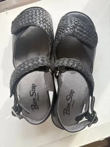 Bon Step 블랙 샌들 23.5cm