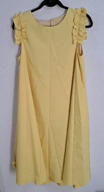 새상품 스쉘셰 프릴 원피스