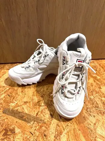 FILA 화이트 스니커즈