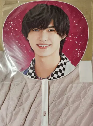 Lil 오카자키 효타로 부채
