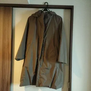 카키 퀼팅 롱 코트 후드 부착